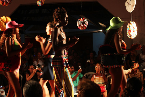 里约热内卢著名的比拉-LadyGaga等震耳欲聋的动感音乐