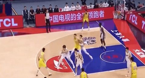 上海久事篮球队和江苏肯帝亚经费500万人民币