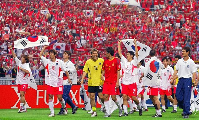 2002年韩日世界杯历史十大黑哨裁判帮了大忙