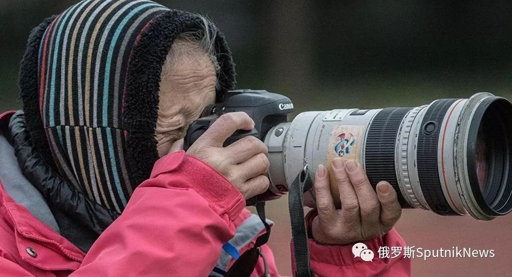中国体坛元老级摄影师洪南丽：40年的摄影生涯