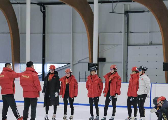 短道速滑青年世界杯吕伐登站揭开战幕多位新星闪耀