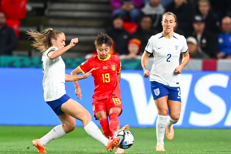 世界杯-英格兰2-1中国女足2战全胜领跑