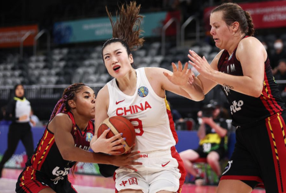 中国女篮输球22分追平1994年最佳成绩