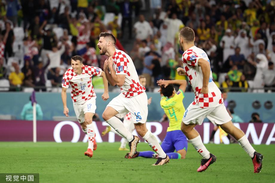 世界杯-内马尔小角度抽射破门巴西1-1克罗地亚