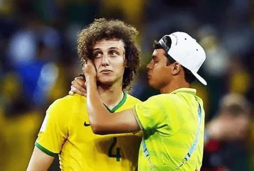 巴西杯分析_巴西世界杯哭_巴西世界杯哭泣的小男孩