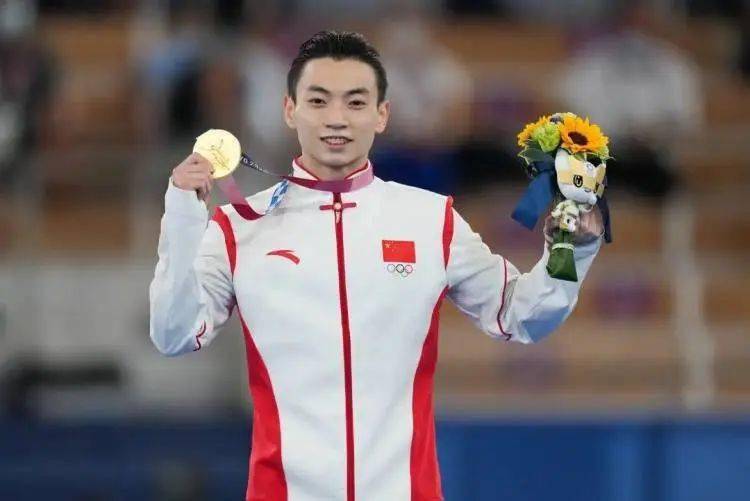 奥运冠军邹敬园：十年只回家两次东京奥运成就“地表最强双杠”