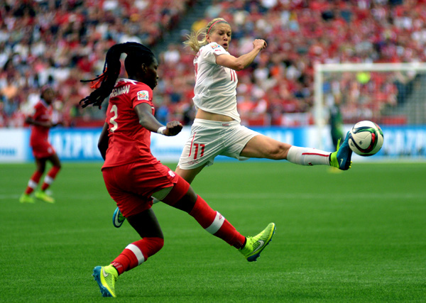 女足世界杯赛：加拿大队占据3个八强