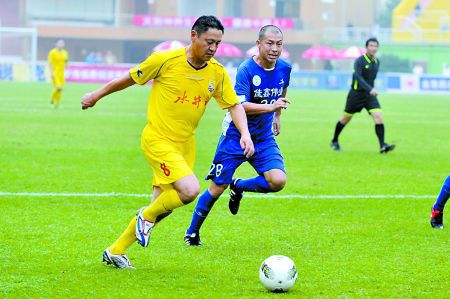 中国足球职业化历史第一个淘汰赛米卢蒂诺